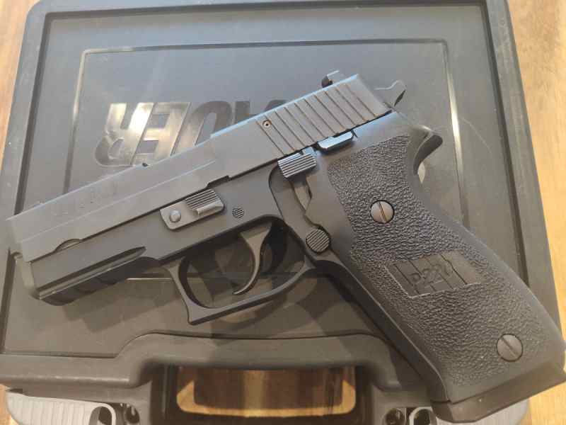 Sig P220R Carry