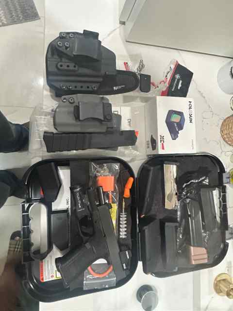 Glock 43x with bunch of extras
