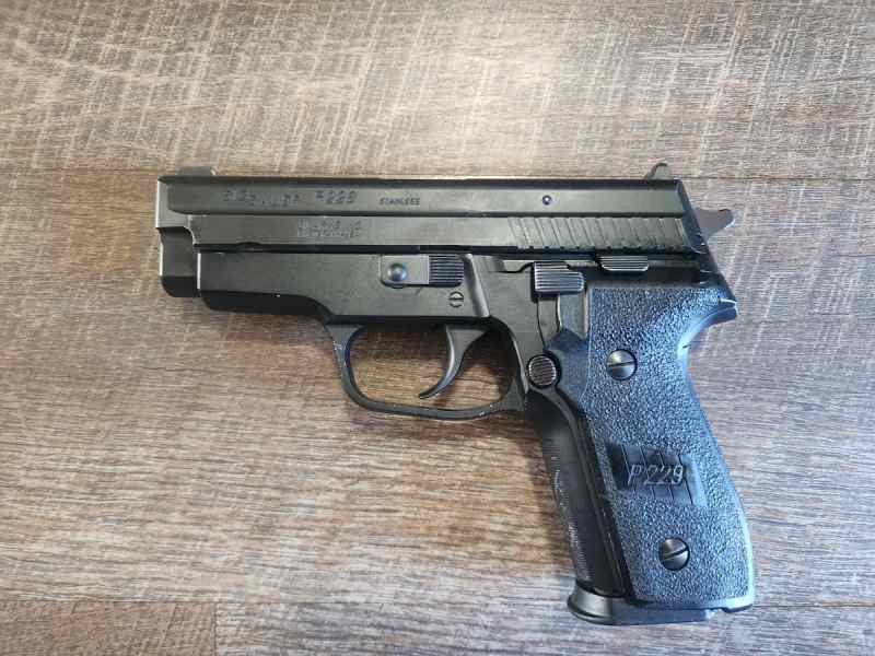 Sig Sauer P229 .40