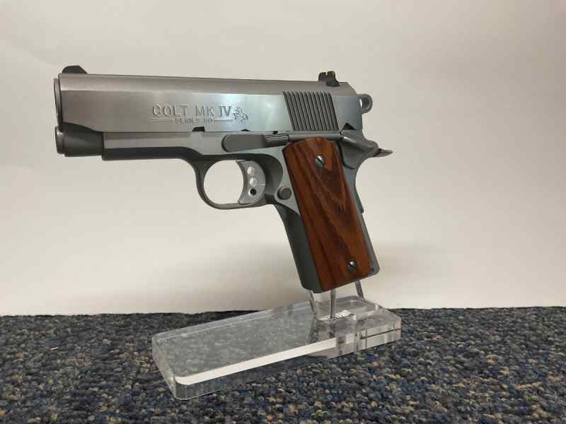 Colt 1911 Officers Model 45 ACP