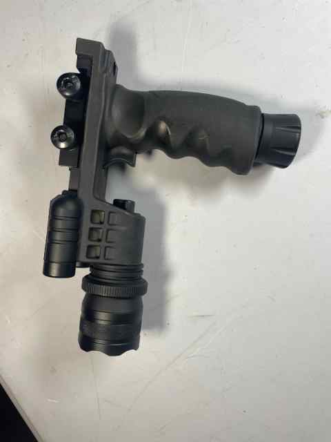 ADE HG03 Foregrip Lazer/ Flashlight