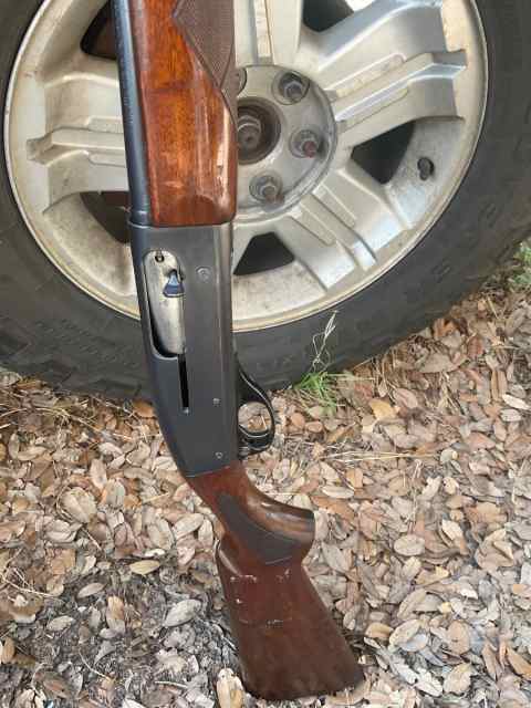 16 gauge REMINGTON 11-48 auto shotgun.