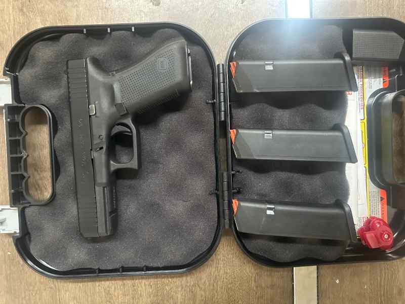 Like New Gen 5 Glock