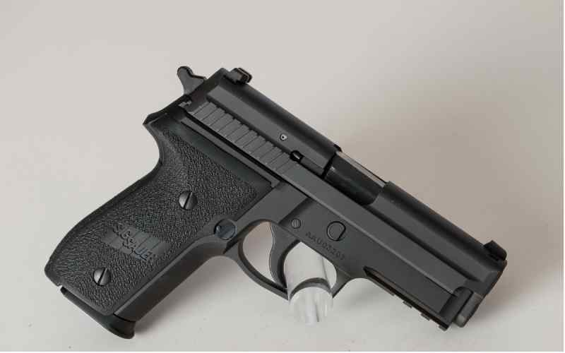 SIG P 229 in .40 S&amp;W