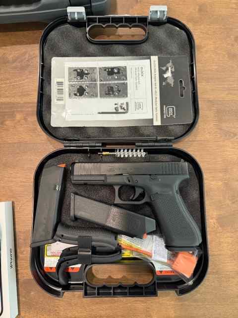 Glock 17 Gen 5 MOS w 3 mags Brand new