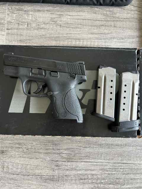 S&amp;W M&amp;P .40 Shield