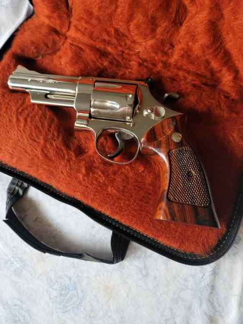 Smith &amp; Wesson 44mag revolver 29-2