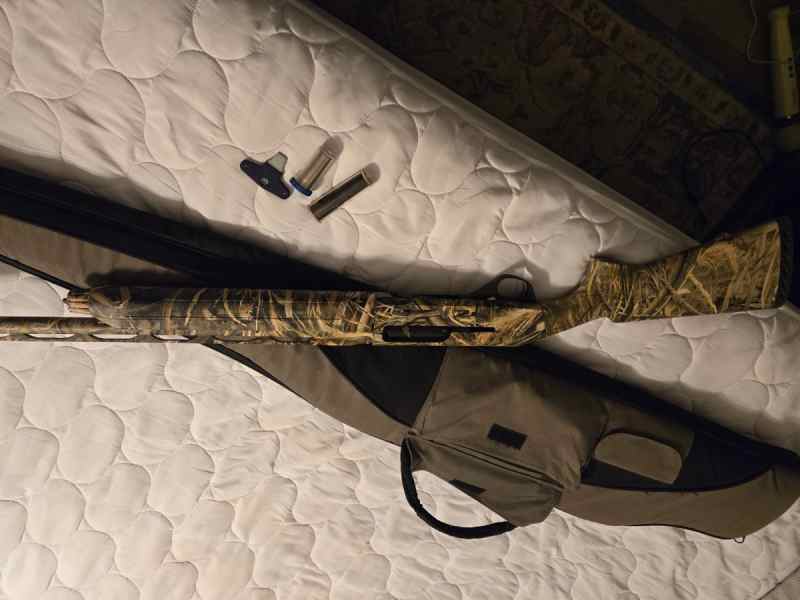 Stoeger M3500 semi auto shotgun