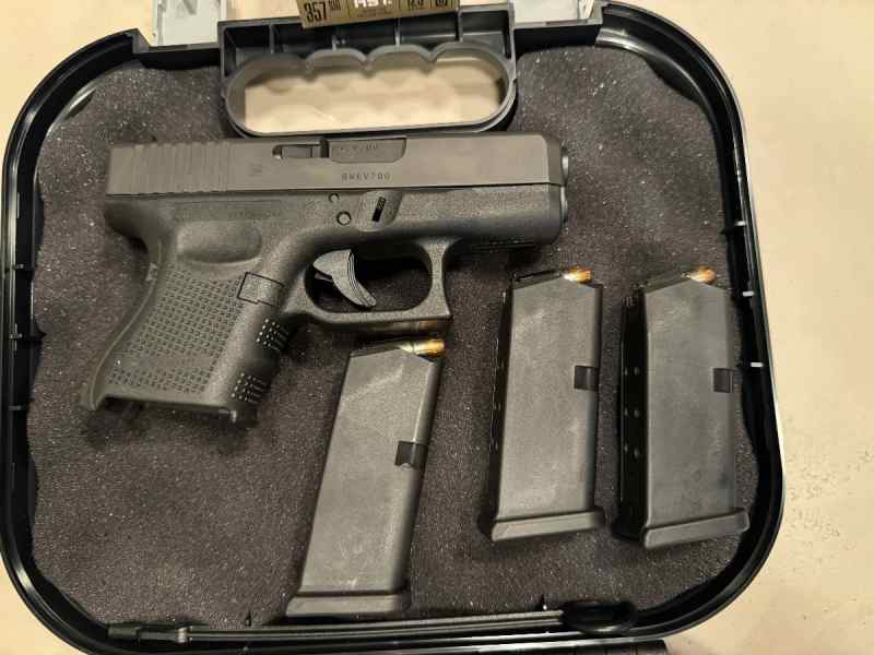 BNIB UNFIRED Glock 33 w/ammo