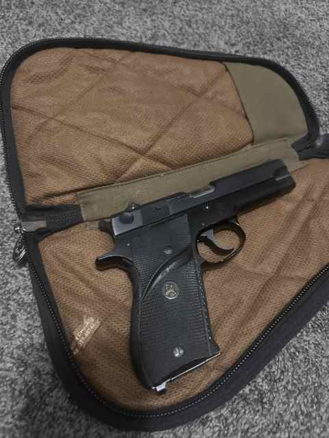 9mm Smith &amp; Wesson Model 39-2