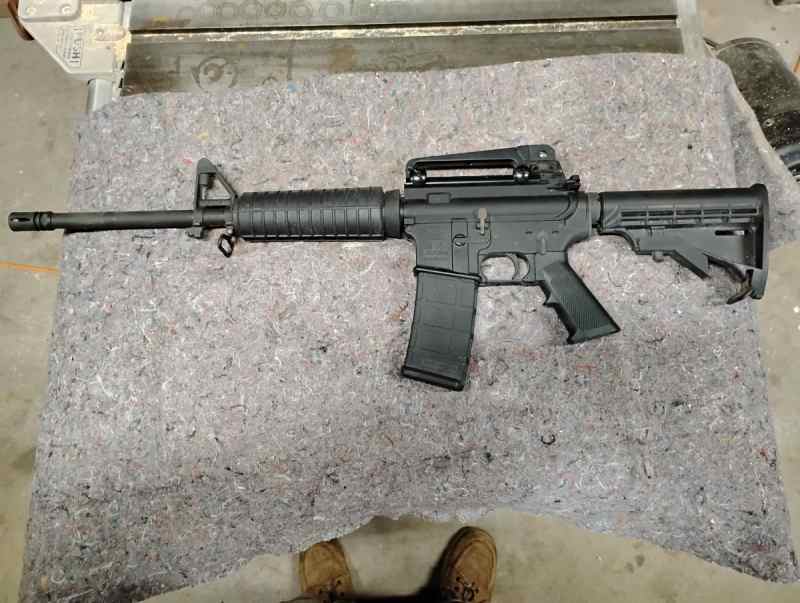 AR-15 Carbine, .223/5.56, UNFIRED