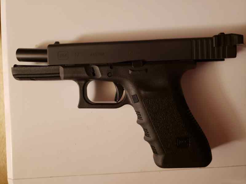 Glock 17 Gen 3 Pistol NIB