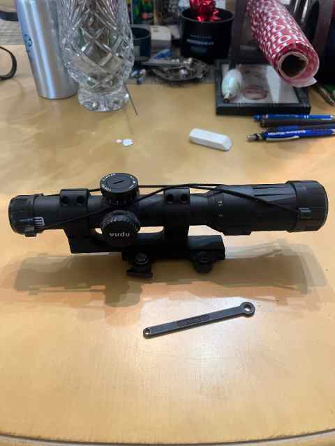 EOTech Vudu 1-6 SR1 w/ LaRue 1.93 mount