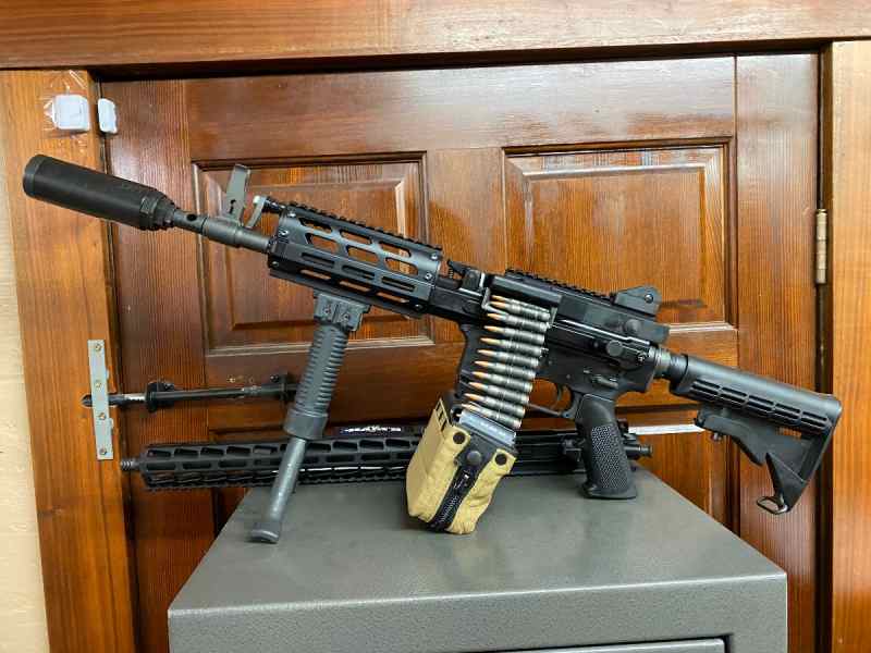 Belt fed Fightlite MCR uses HK249 M27 linked ammo