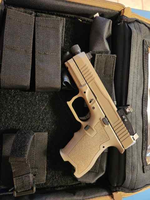 PSA Dagger Compact FDE w/Vortex Venom Red Dot