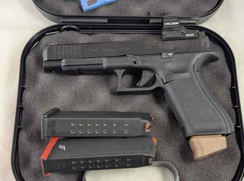 Glock 34 Blue Label Gen 5 W/ Holosun 