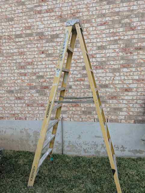 WTS: Werner fiberglass pro 8&#039; ladder - 300lb capac
