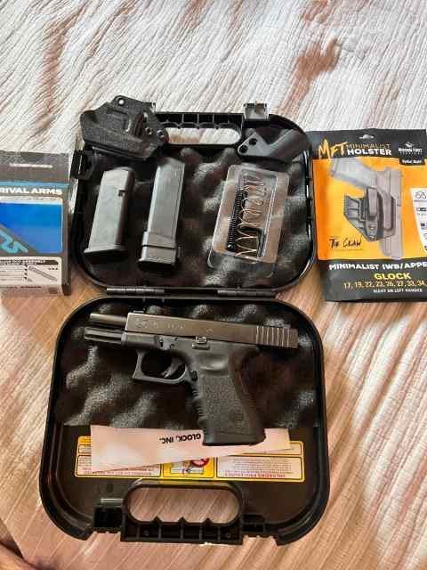 Gen 3 Glock 19 w extras