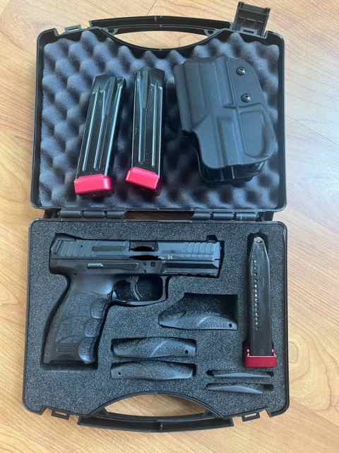 VP9 3 mags with pads + holster