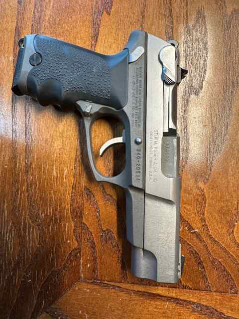 Ruger P91 DC pistol