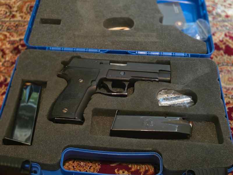 Sig Sauer 226 DAK R 9mm w/ 3 mags $375