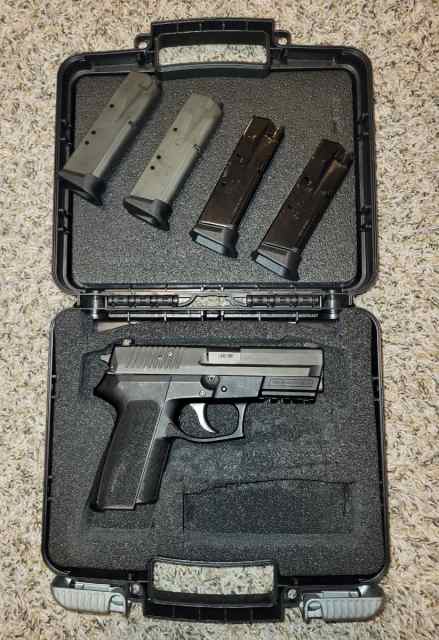 Sig Sauer SP2022 40 Cal S&amp;W Full Size