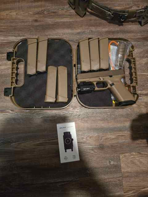Glock 19x with Olight BLDR S and SLR magwell