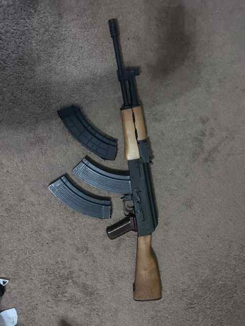 Romanian cougar paratrooper AK-47
