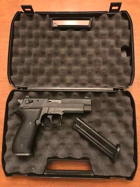 Like New Sig 22- LR Pistol 