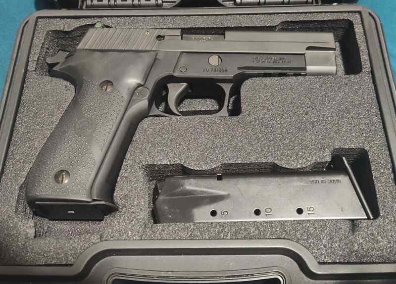 Sig Sauer P226 Tactical DA/SA Like New 9mm 