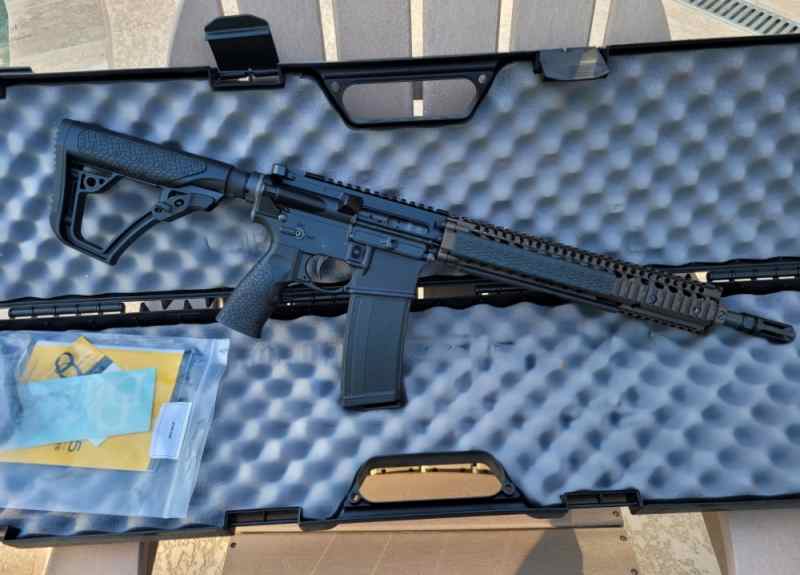 Daniel Defense M4A1 FDE/Black 5.56mm NATO 14.5&quot;