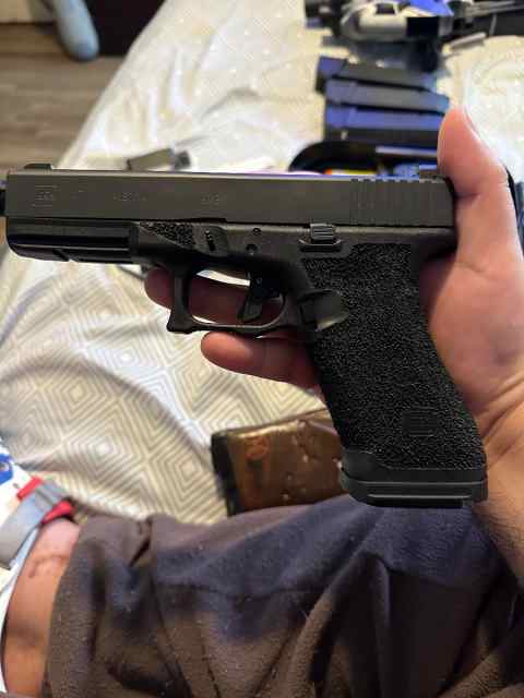 Glock 17 Gen 3 with MCK Conversion 