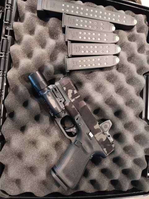 Glock19 gen5 Mos trijicon 3.25 moa surefire x300