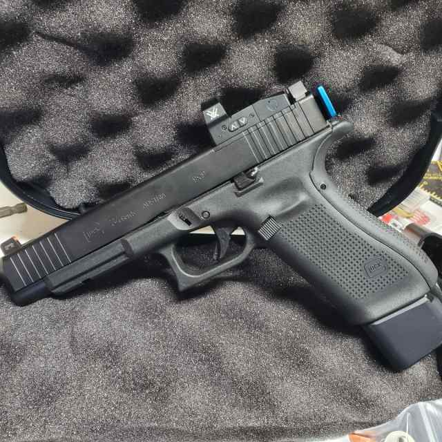 Glock 34 gen 5 MOS with Vortex Venom