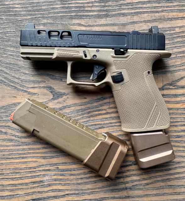 Custom Glock 19