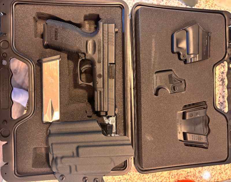 Springfield XD 4” 9mm w/ extras