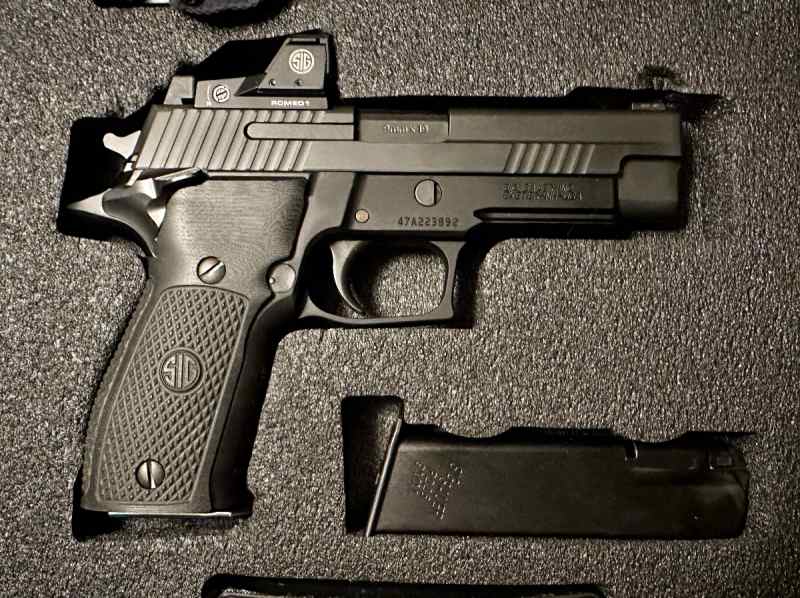 Sig Sauer P226R Elite SAO with ROMEO1 Reflex Sight
