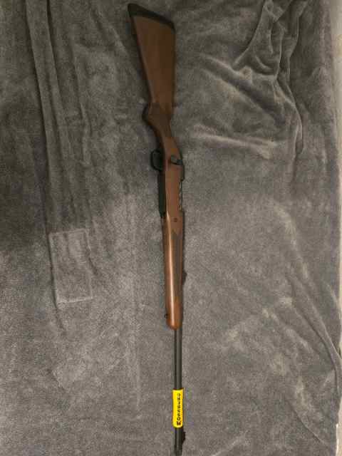 Mossberg Patriot (walnut) .300 WINMAG