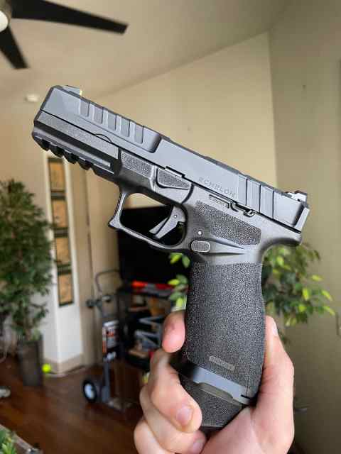 Springfield Echelon + 2-21rnd mags 